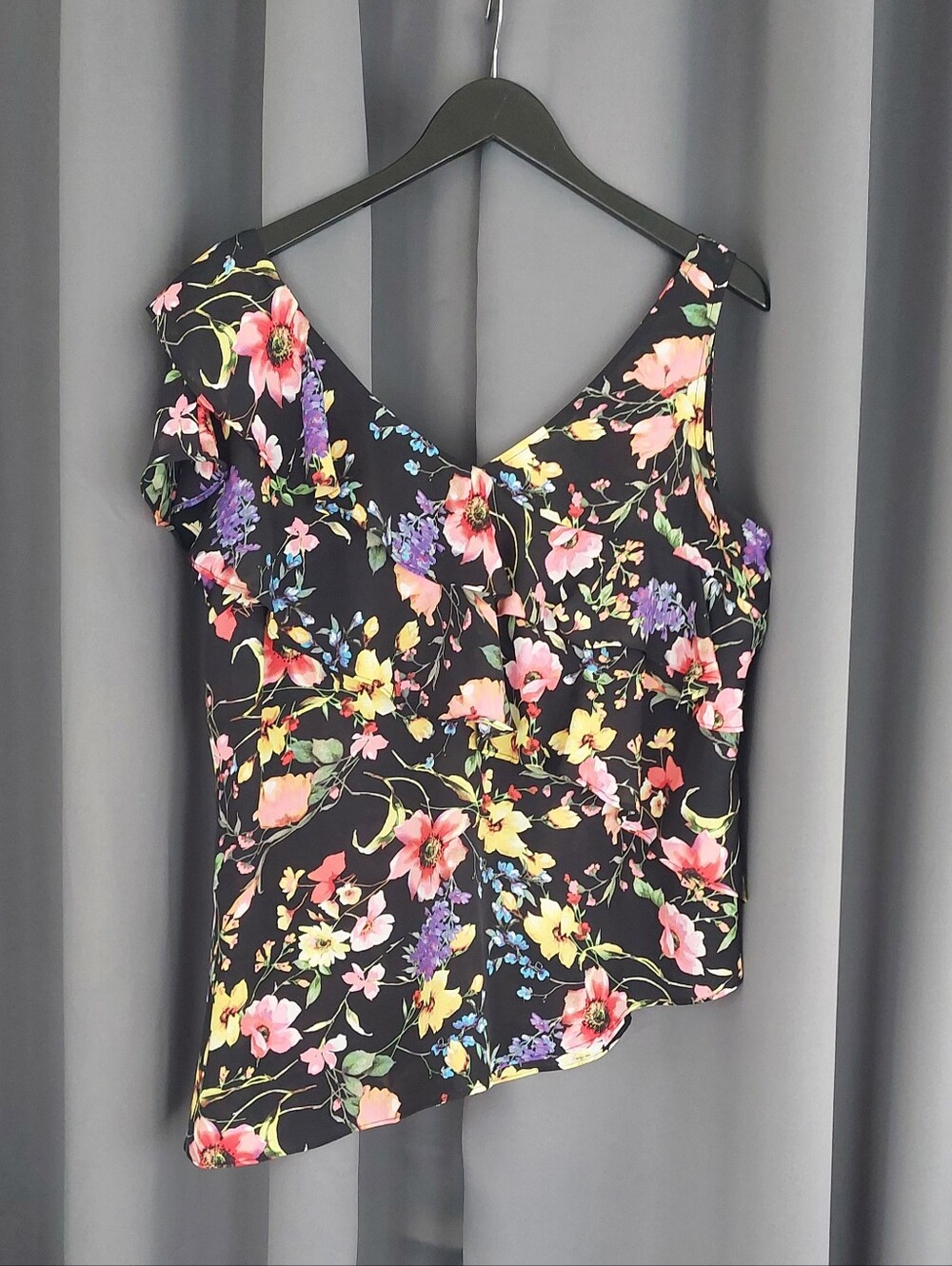 London Times Floral Asymmetrical Ruffle Tiered Tank Top Large